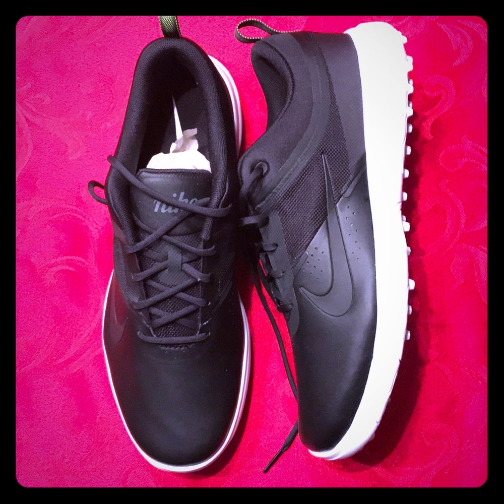 Nike Akamai Golf Spikes women’s 9.5